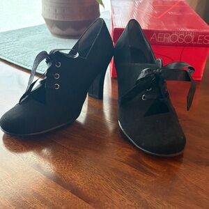 AEROSOLES Minor Role Black Ribbon-Tie Heels Size 8.5